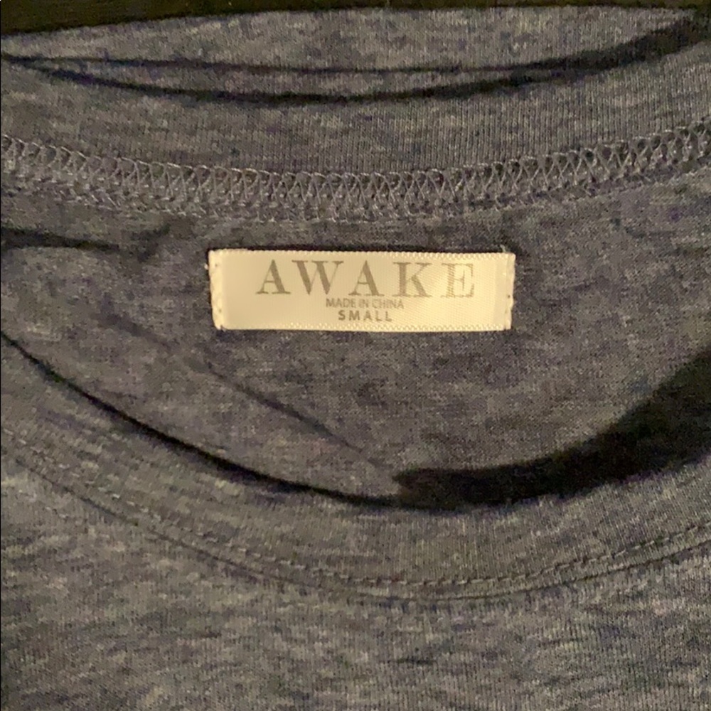 Basic Tee 💙 - Picture 3 of 4